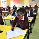 Ritorno a scuola in Kenya: proteggiamo allievi, insegnanti e personale dal COVID-19