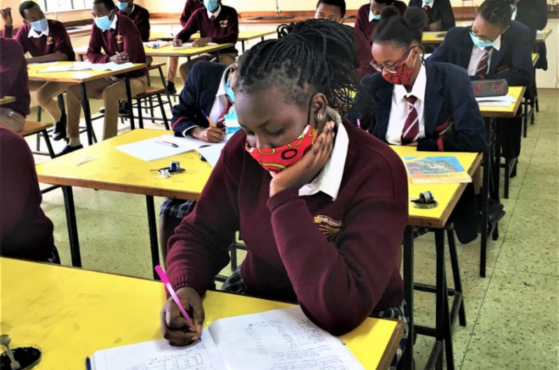 Ritorno a scuola in Kenya: proteggiamo allievi, insegnanti e personale dal COVID-19
